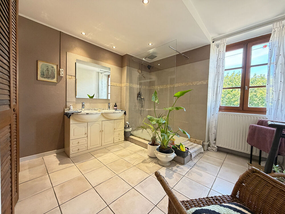 Vente Maison Maison en pierre à Montain 7 pièces / 5 chambres / 215 m² Montain