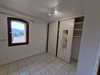  Appartement à louer 4 pièces 80 m²