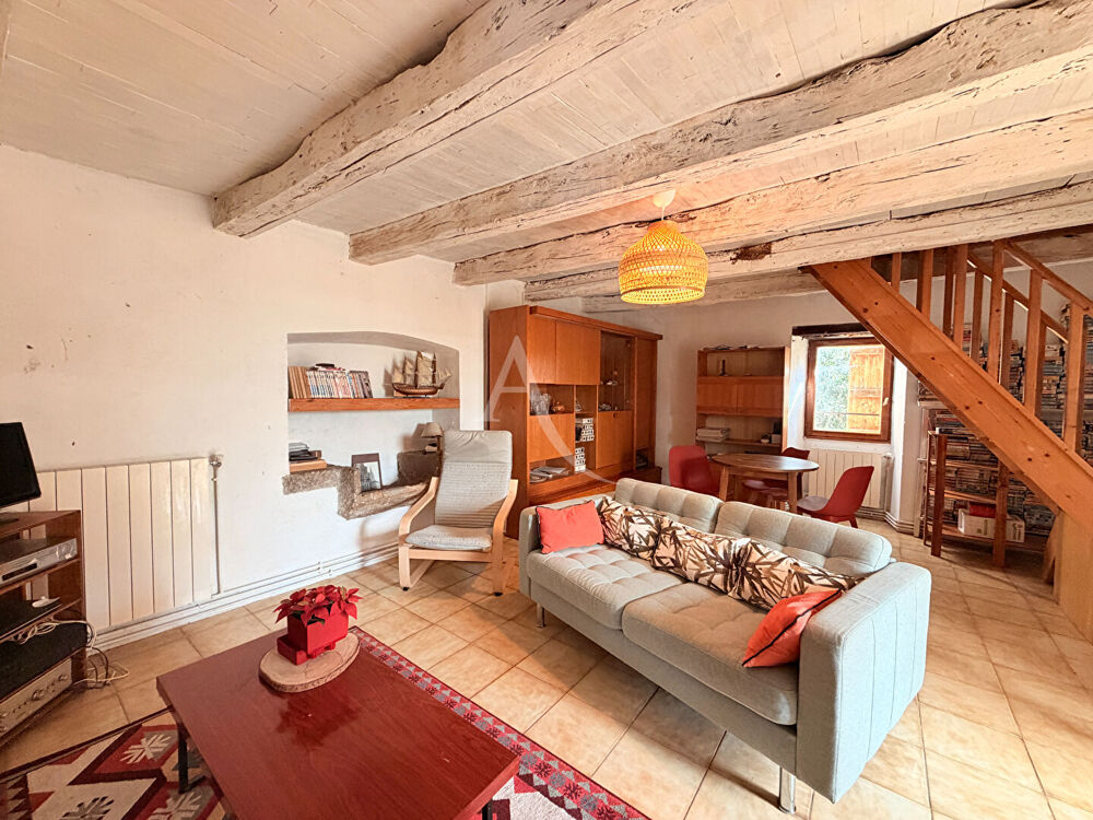 Maison en pierres avec grange