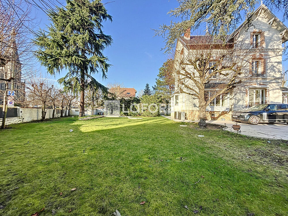 Location Maison lgante demeure familiale de 480 m sur un terrain arbor de 2000 m  - Proche Parc des Ibis et RER A Le vesinet