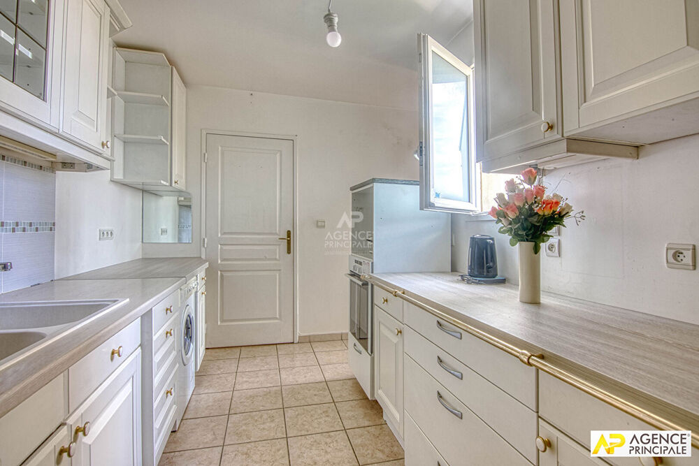 Vente Appartement Versailles Notre-Dame Pars Appartement duplex 6 pièce(s) 150 m² carrez situé au 3ème et dernier étage avec ascenseur, balcon, ca Versailles