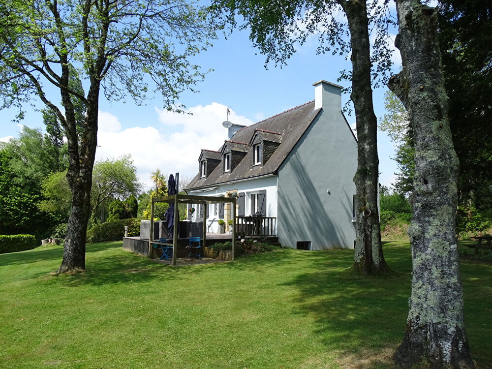 MORBIHAN. Une maison exceptionnelle ! Maison individuelle de 4 chambres avec un magnifique jardin, près de Gourin
