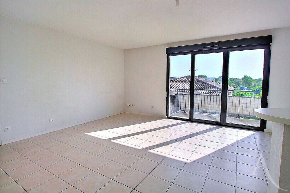 Appartement 3 pièce(s) Balcon et parking