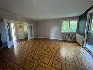  Maison  vendre 8 pices 