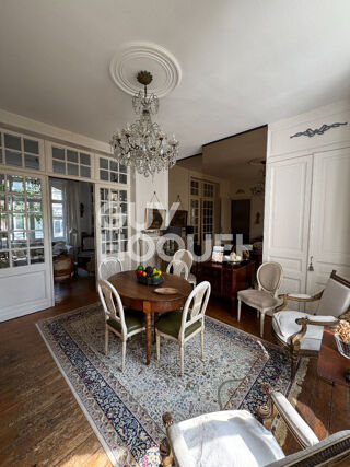  Maison  vendre 10 pices 160 m