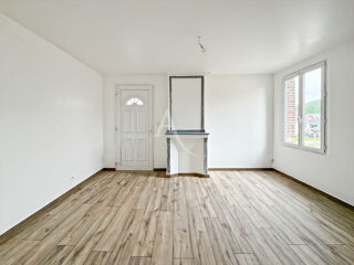  Appartement à louer 4 pièces 76 m²