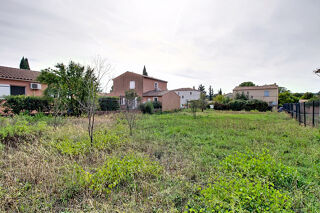 Vente Terrain A VENDRE en EXCLUSVITE - Terrain Draguignan 751m² avec 50% d'emprise au sol. Draguignan