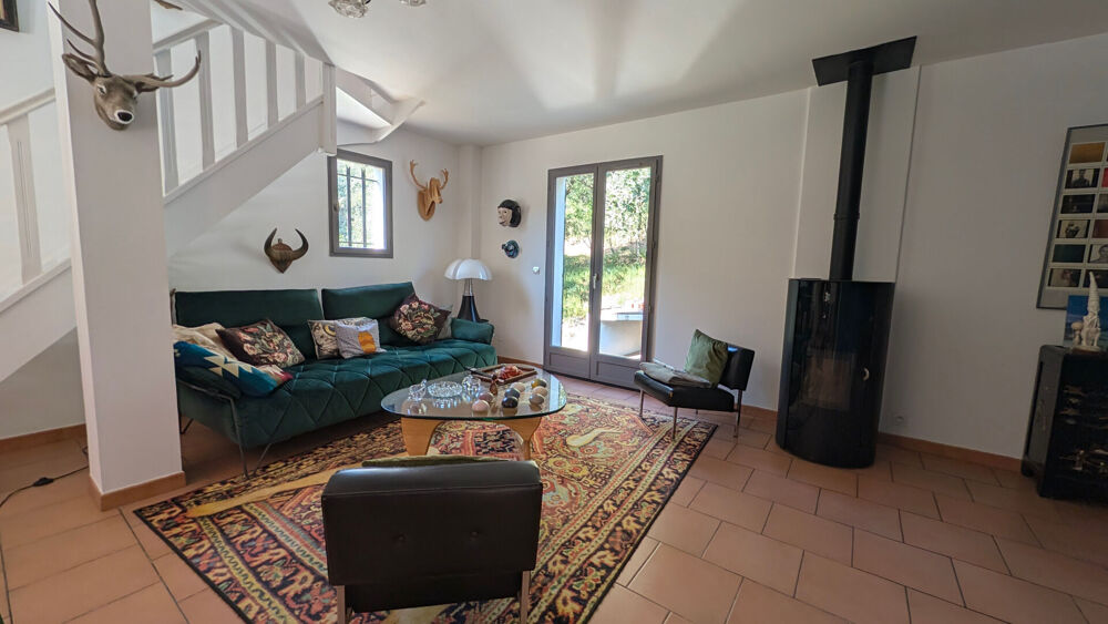 Vente Maison PEYROLLES EN PCE - Villa T6 de 162 m² sur 9511 m² de terrain Peyrolles en provence