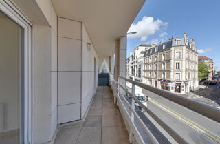  Appartement à louer 4 pièces 89 m²