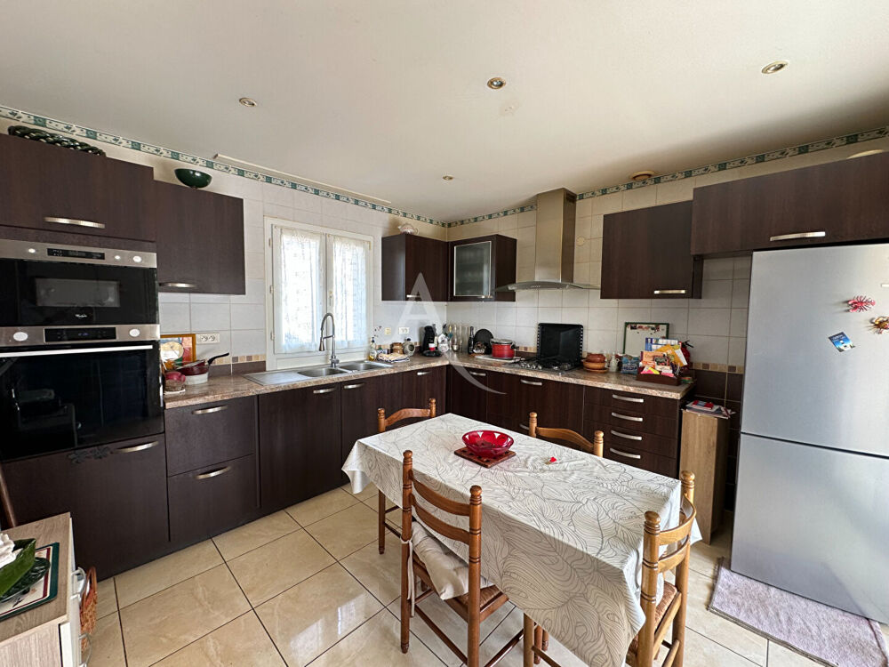Vente Maison Maison de plain-pied avec garage , Confort et fonctionnalité Rochefort