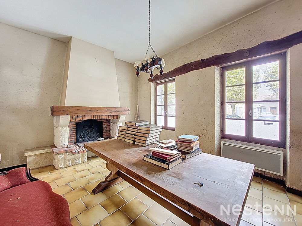 À vendre : Maison à rénover de 148 m² avec garage de 62 m² et grenier de 73 m², située au centre de Condom