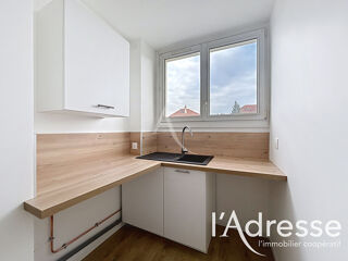  Appartement à louer 3 pièces 61 m²