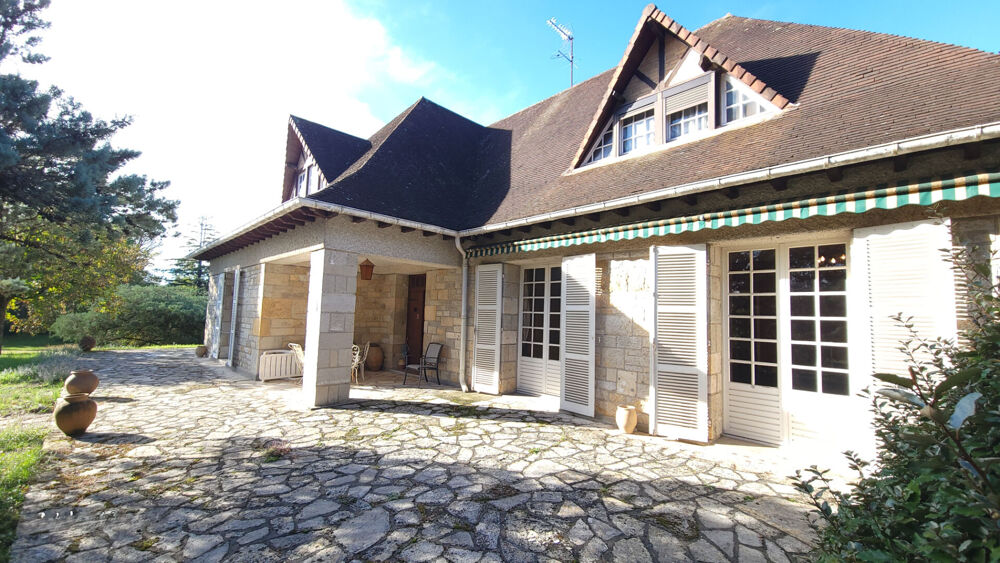 Vente Maison Propriété de caractère avec grand jardin privatif, à seulement 5 minutes  de Villefranche de Rouergue. Villefranche de rouergue