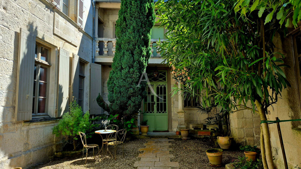 Maison de prestige à Saintes 12 pièces