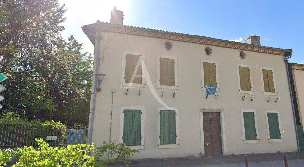 Maison de caractère à rénover. Centre-bourg 330,31 m² habitables sur 17 958 m² de terrain