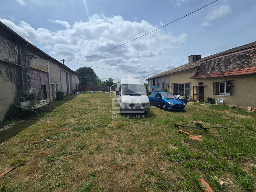 Vente Maison Rare ! Propriété de 173 m² avec 400 m² de dépendances sur 7 000 m² de terrain Saint etienne de puycorbier
