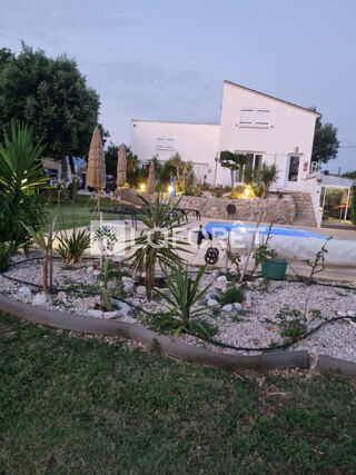  Maison � vendre 7 pi�ces 252 m�