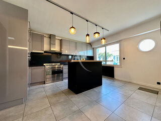  Appartement  vendre 5 pices 144 m