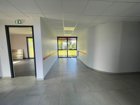   LOCAL PROFESSIONNEL - MONTRICHARD 