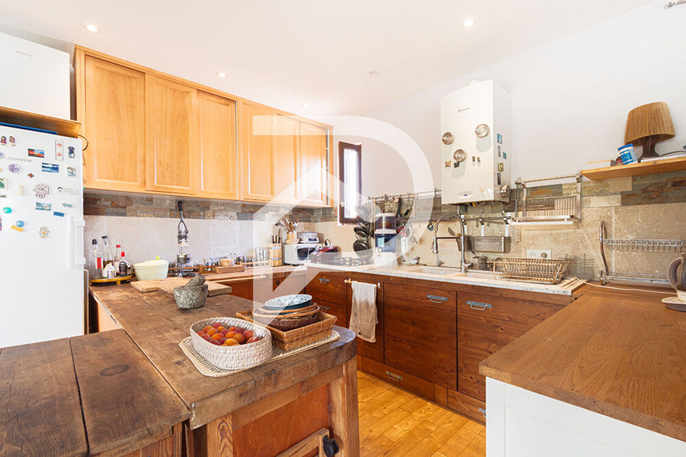Vente Appartement MURS PROFESSIONNELS / APPARTEMENT DUPLEX DE 260M2 AVEC TERRASSE 35M2 PLEIN CIEL Marseille 4