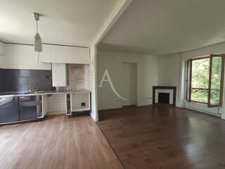  Appartement à louer 3 pièces 75 m²