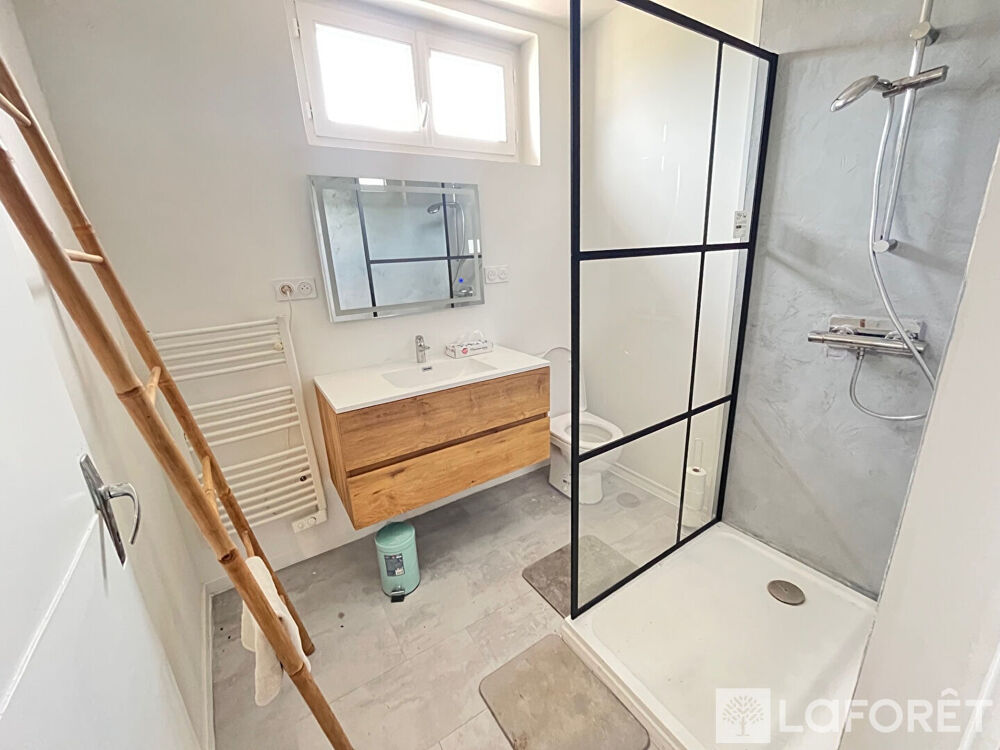 Location Appartement LOCATION MEUBLEE - CARROS - JUILLET /  AOUT 2026 Carros