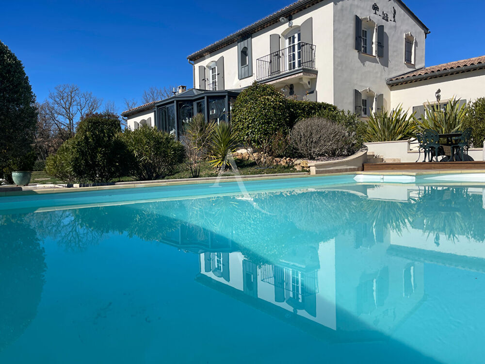 VILLA D'EXCEPTION 200 m2 PISCINE CHAUFFÉE, CALME, SUITES PARENTALES