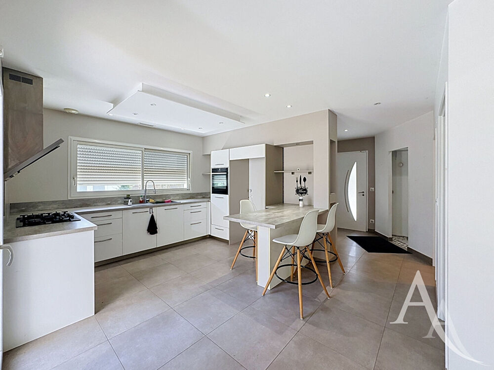 Vente Maison Villa contemporaine Plain pied- 172m² - Piscine - Terrain 1230 m² Roques