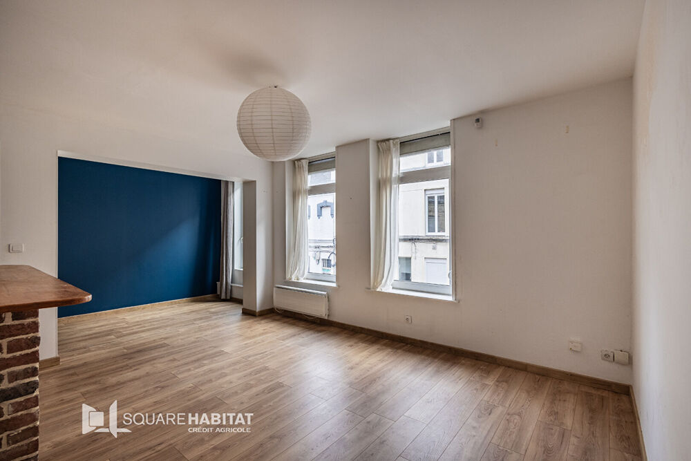 EXCLUSIVITÉ WAZEMMES - SAINT-MICHEL : CHARMANT T2 BIS EN TRIPLEX AVEC TERRASSE PRIVATIVE