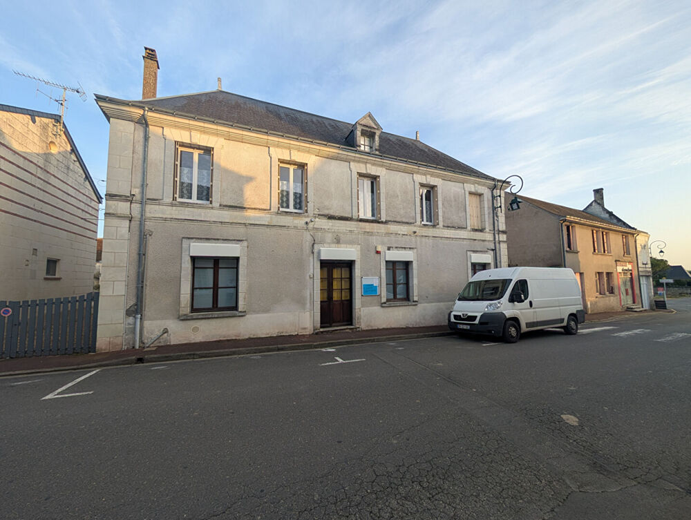 Maison spacieuse de 311 m² à vendre à Saint-Senoch, idéale investisseur
