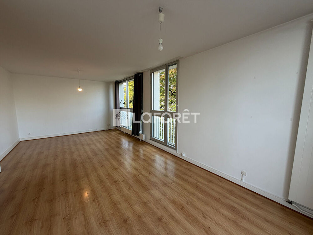 Location Appartement APPARTEMENT Chalons En Champagne - 5 pièces- 99.77 m² Chalons en champagne