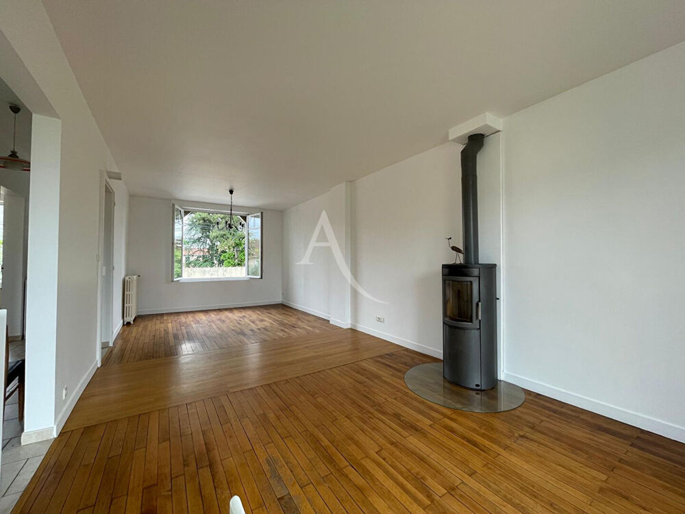 Vente Maison Maison Nantes Longchamp 146.07 m2, 4chambres, sous sol complet, jardin clos, garage Nantes