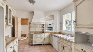 Vente Appartement LE LAVANDOU -  CENTRE VILLE - T5 118 M² - REZ DE JARDIN 365M² - GARAGE Le lavandou