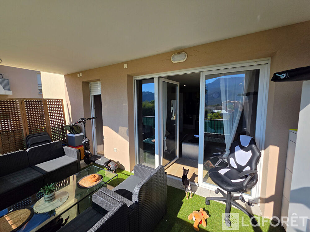 Appartement Plans de Carros 2 pièces avec terrasse , résidence avec piscine