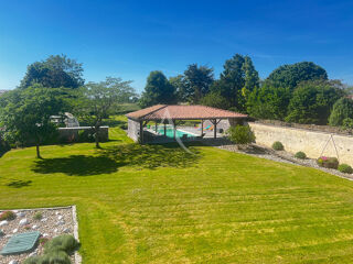  Maison � vendre 8 pi�ces 330 m�