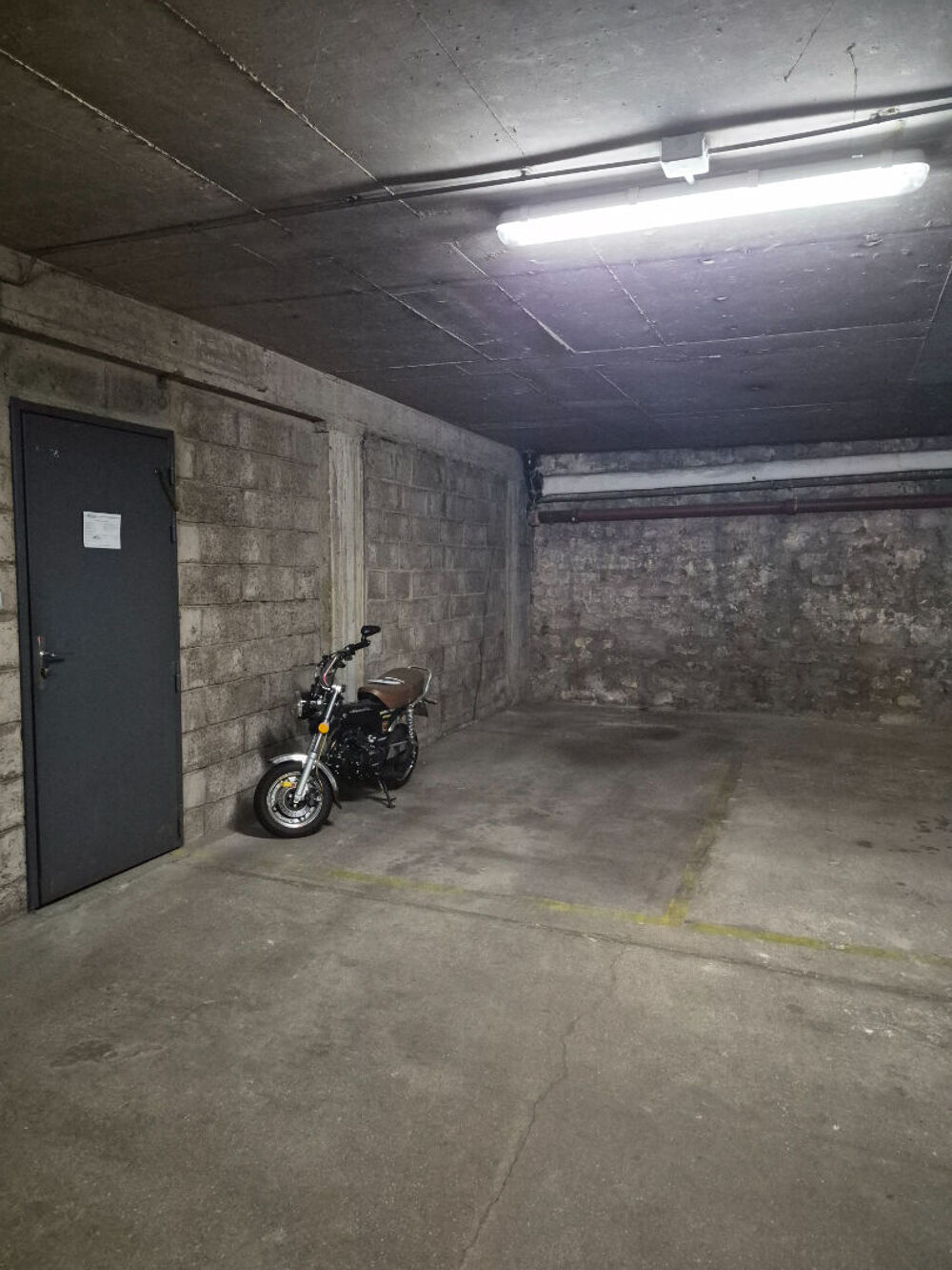 Location Parking/Garage Location place de parking - Rue Erard - Proche métro REUILLY DIDEROT Paris 12