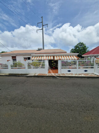 Maison 6 pièces 112 m² · au Robert · 112 m² · 330 000 €