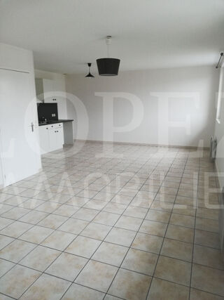 Appartement à louer 3 pièces 64 m²