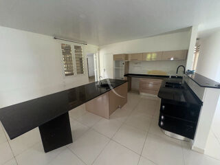  Maison � vendre 4 pi�ces 195 m�