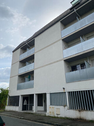  Parking / Garage à louer 