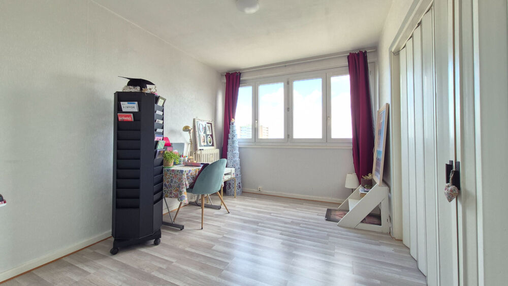 Coup de coeur à petit prix de 87m² 3 chambres, balcon et cave