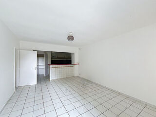  Appartement à louer 4 pièces 123 m²