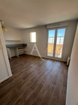  Appartement à louer 1 pièce 33 m²
