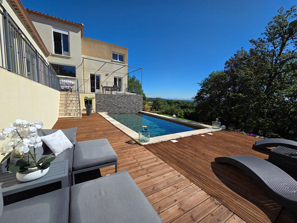 Villa Rochefort Du Gard 9 pièce(s) 305.80 m2 parcelle 1520m² avec garage et piscine