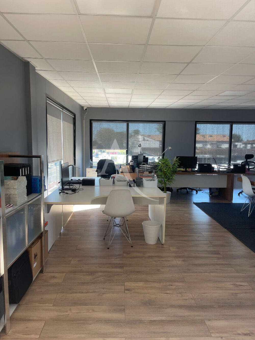   A LOUER  PLATEAU - BUREAUX/LOCAL - 106M² - ACCES PRM 