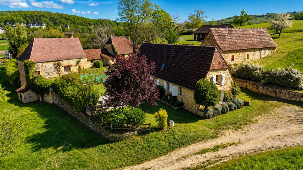 PROPRIÉTÉ D'EXCEPTION HAMEAU DE CHARME DU XVIII SIÈCLE AU COEUR DU PÉRIGORD NOIR