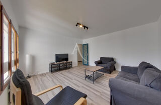  Appartement à louer 4 pièces 87 m²