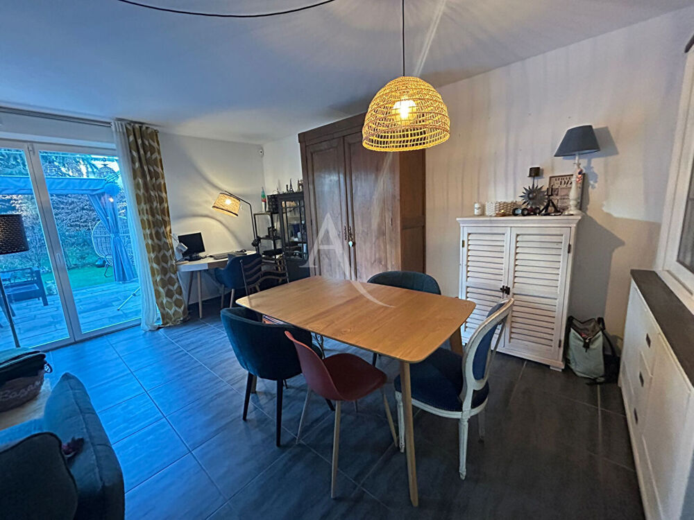 MAISON RECENTE SANS TRAVAUX AVEC EXTERIEUR ET PARKINGS