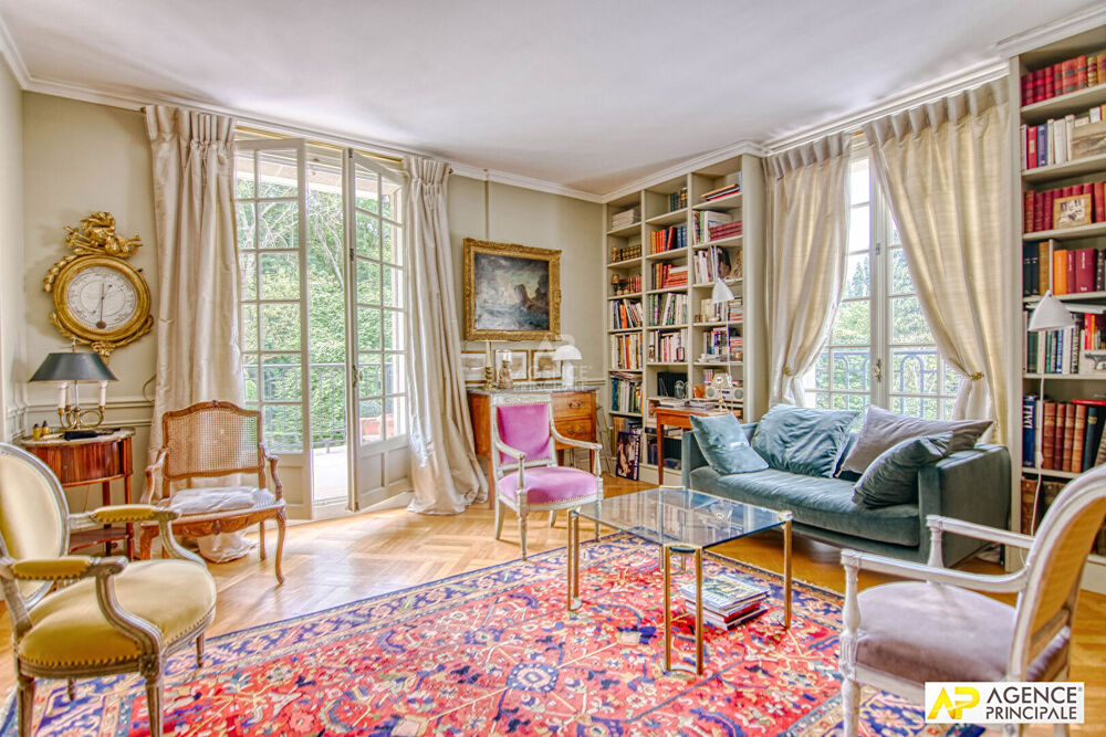 Vente Appartement Versailles Ermitage Appartement 4 pièces 110 m² situé au 1er étage avec ascenseur, terrasse plein sud, cave et parking Versailles