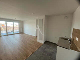 Appartement à louer 3 pièces 65 m²